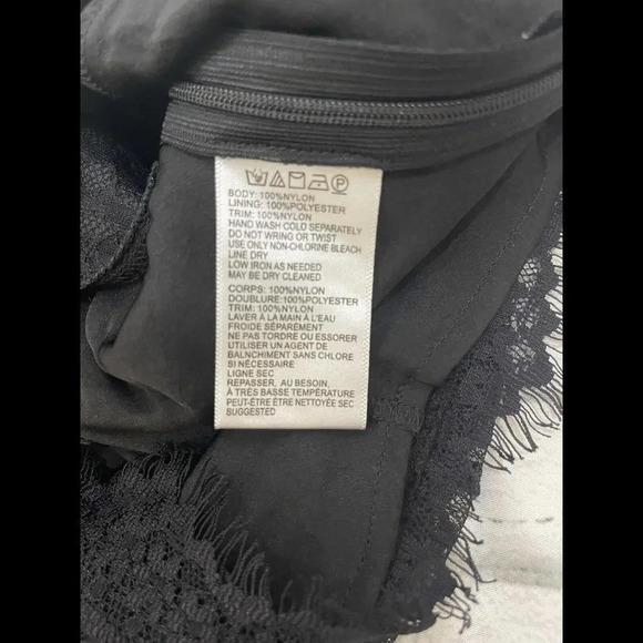 Women’s Kimchi Blue- Black Lace Overlay Booty Pin Up Shorts Size 6 - Picture 4 of 4